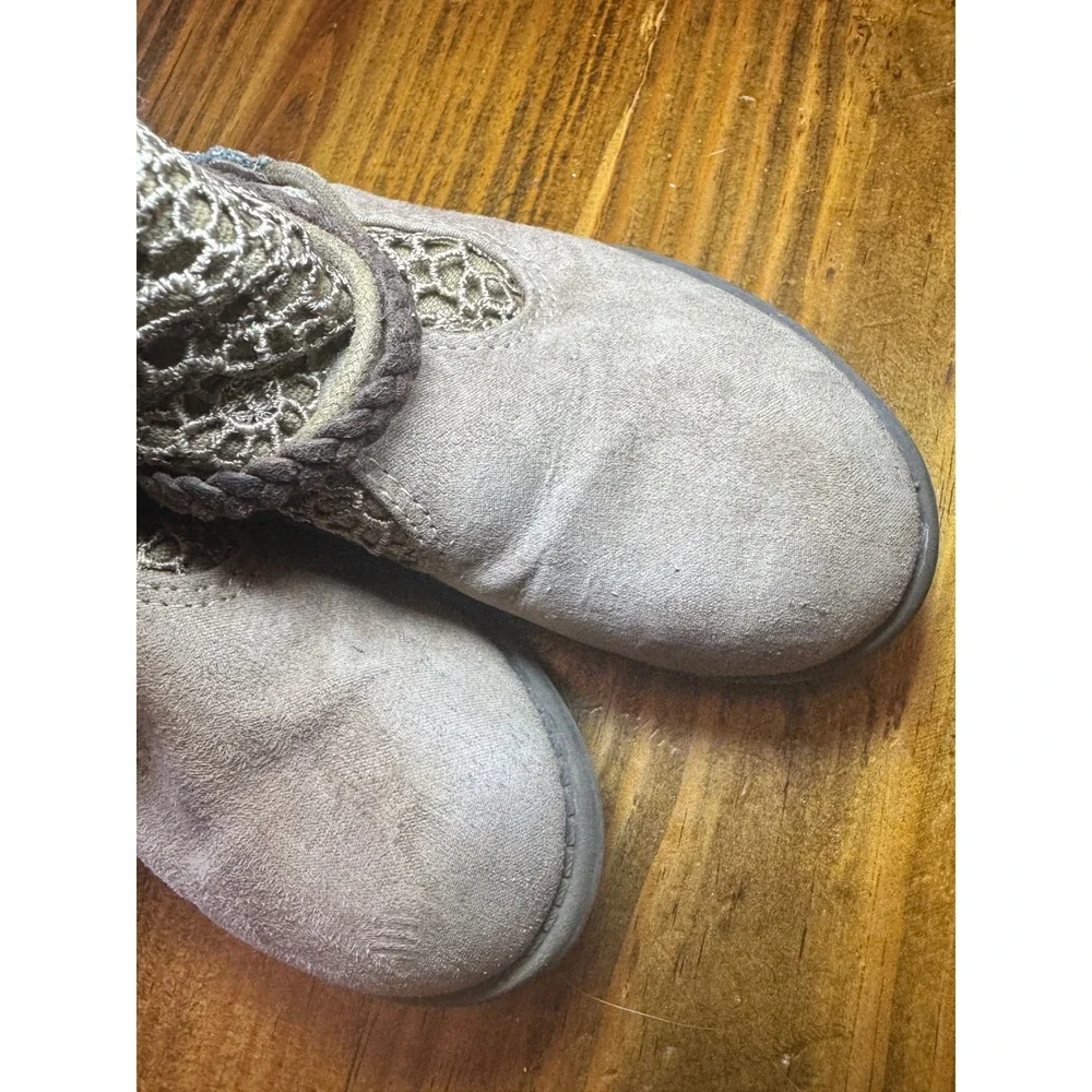 Maggie & Zoe Girls Tan Faux Suede Crochet Boho Ankle Boots Heart Size 11